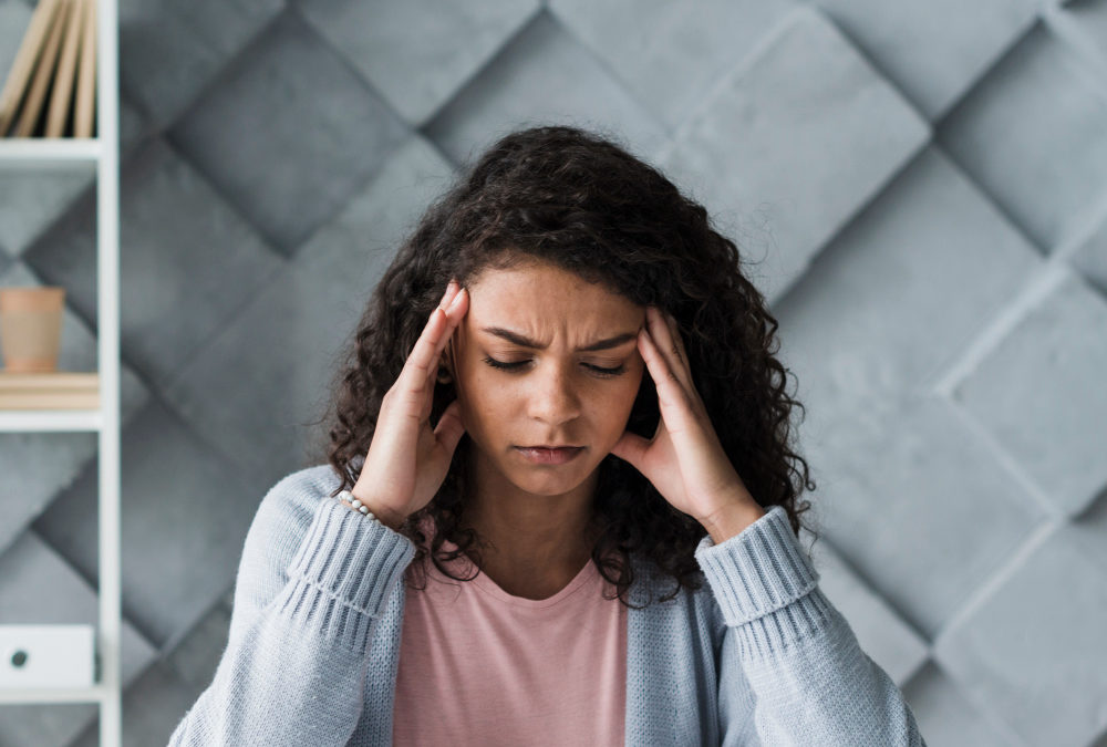 Seul.e au milieu de tout le monde : et si vous posiez enfin le sac trop lourd ?